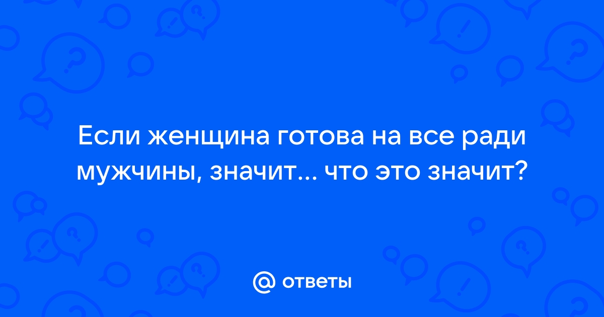 Сидя за столом черноволосый зрелая женщина готова принять белую таблетку, глядя на камеру